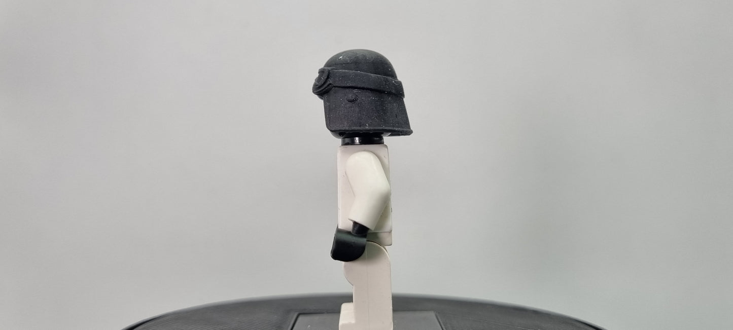 Building toy custom 3D printed galaxy wars mud bucket with visor up