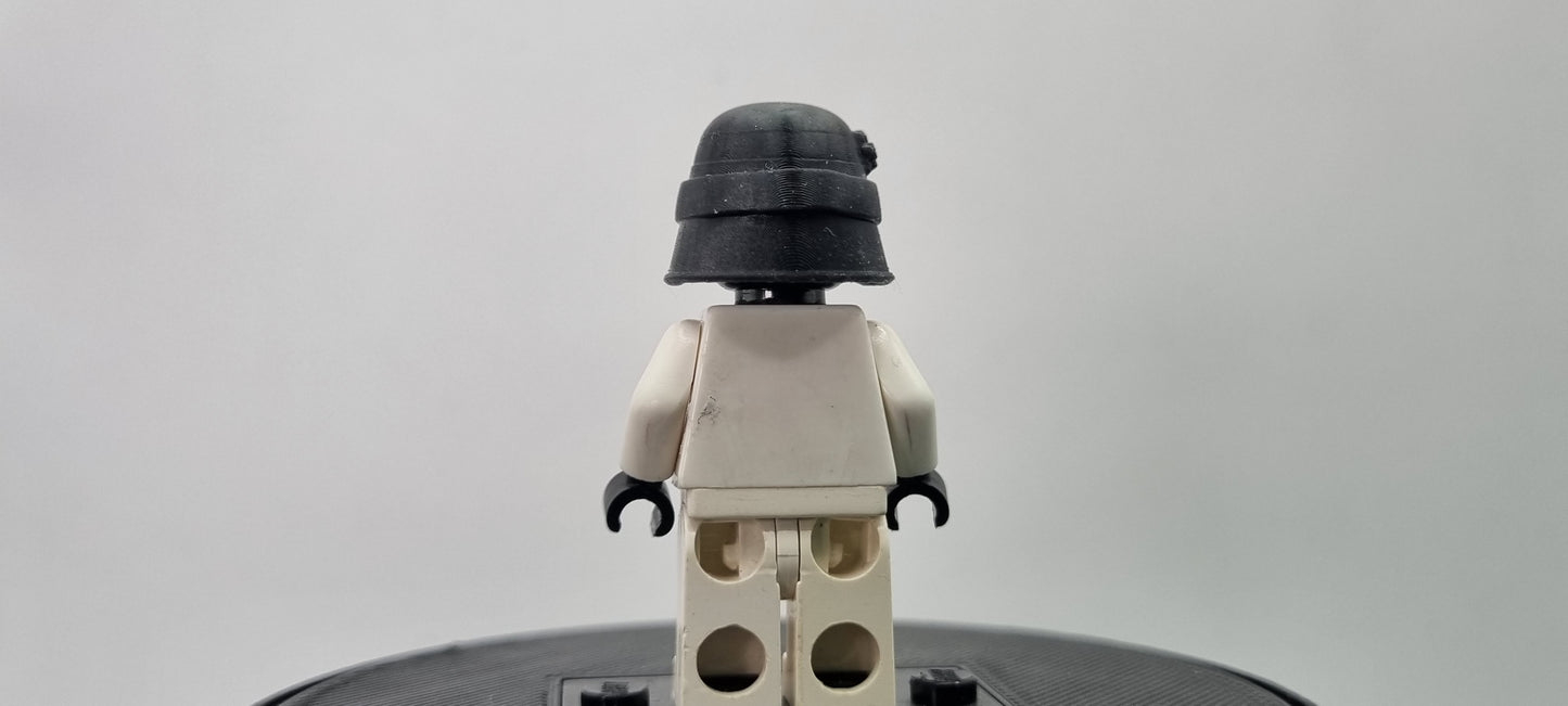 Building toy custom 3D printed galaxy wars mud bucket with visor down