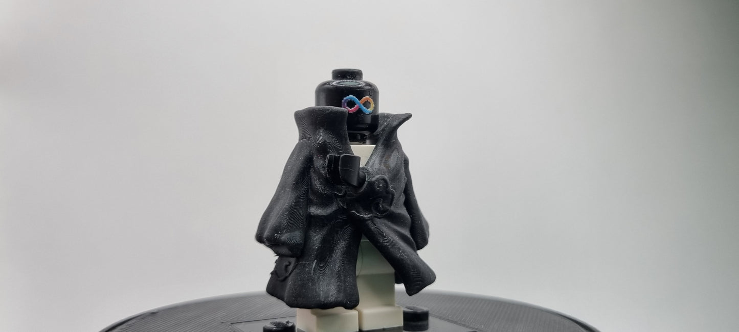 Building toy custom 3D printed ninja with one hand out cloack!