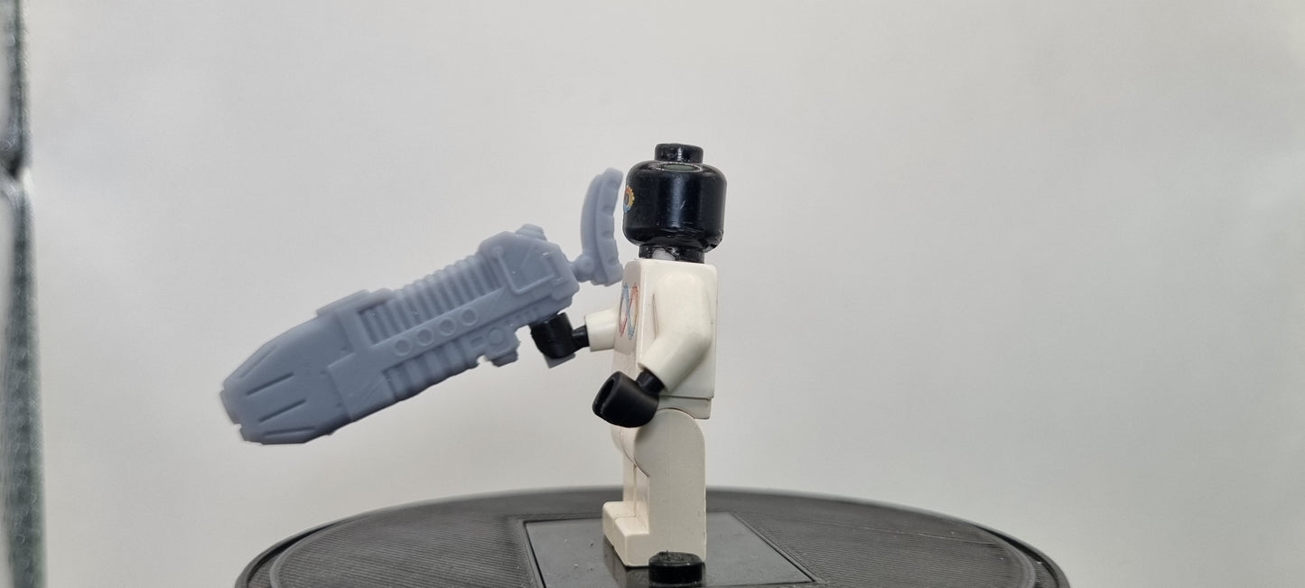Building toy custom 3D printed space warrior plasma gun!