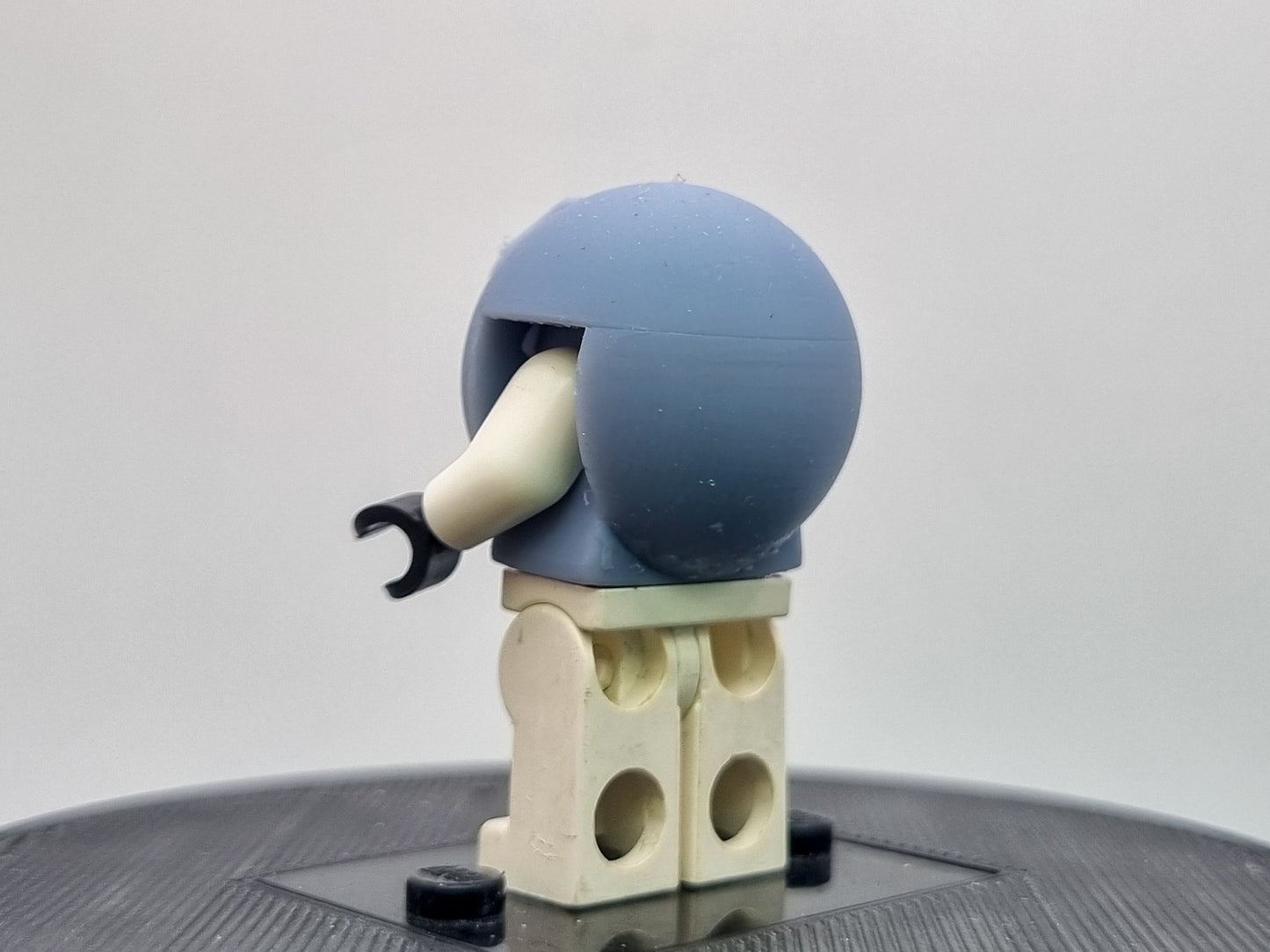 Building toy custom 3D printed yellow ball maze runner!