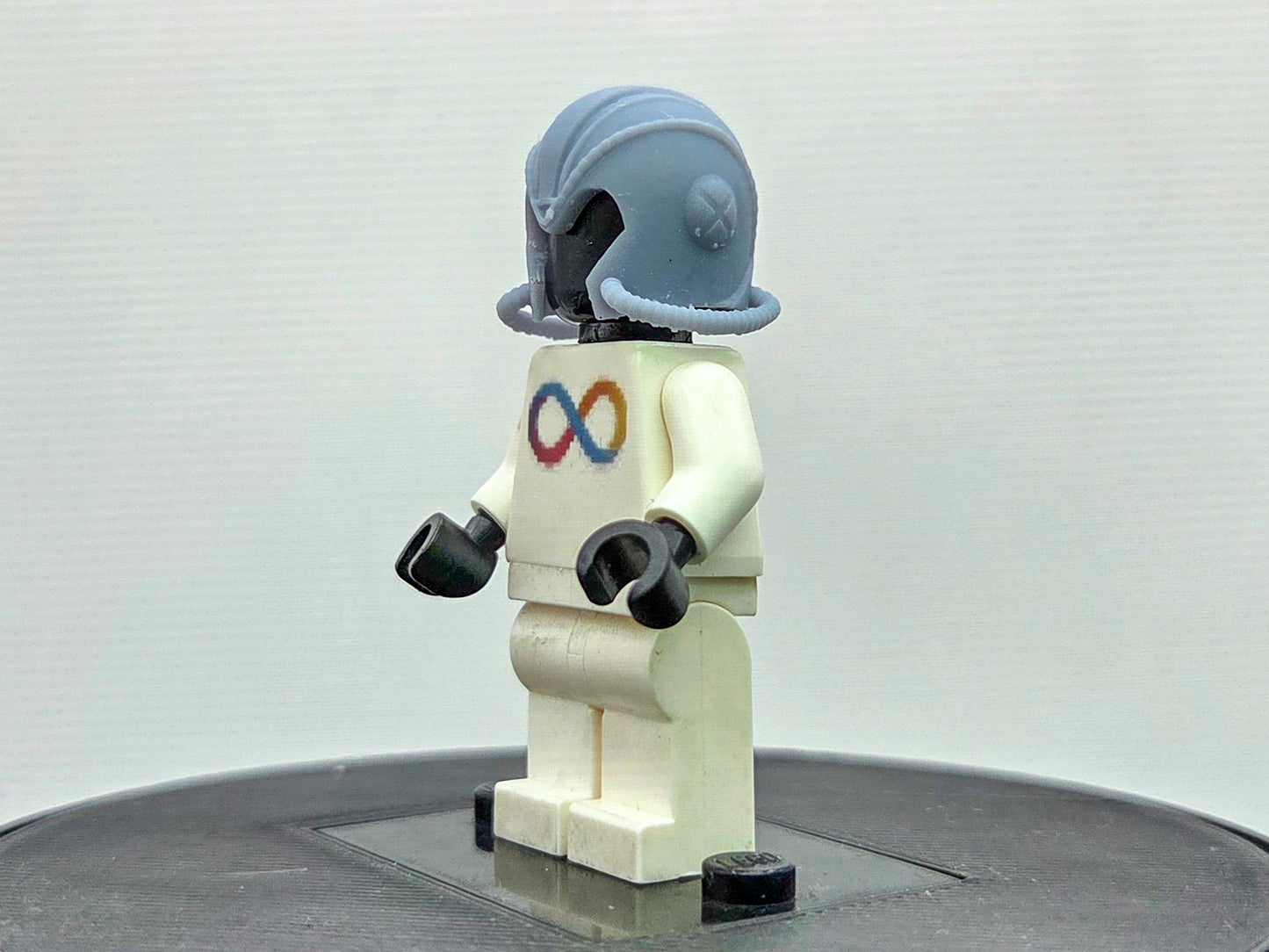 Custom 3D printed classic 90s style all seeing helmet!