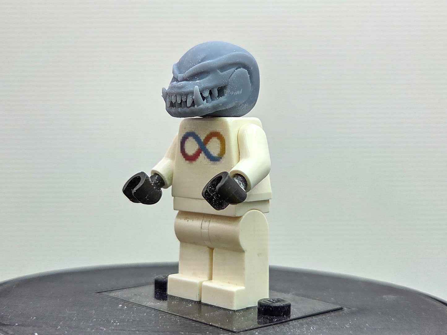 Building toy custom 3D printed head of yellow ring wielding alien!
