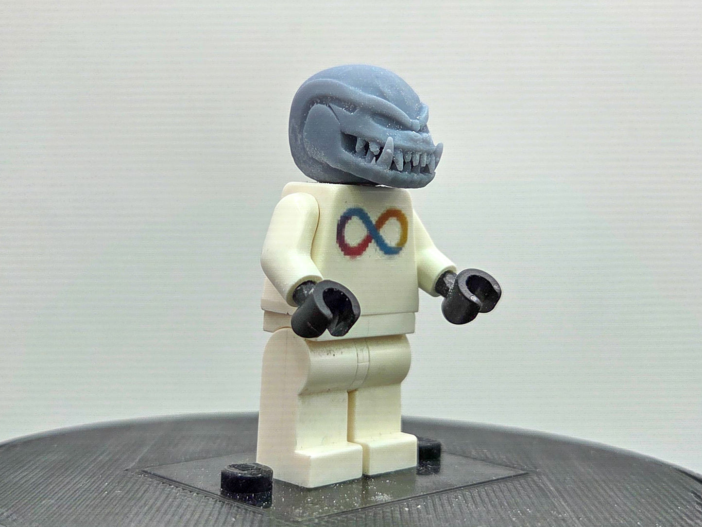Building toy custom 3D printed head of yellow ring wielding alien!