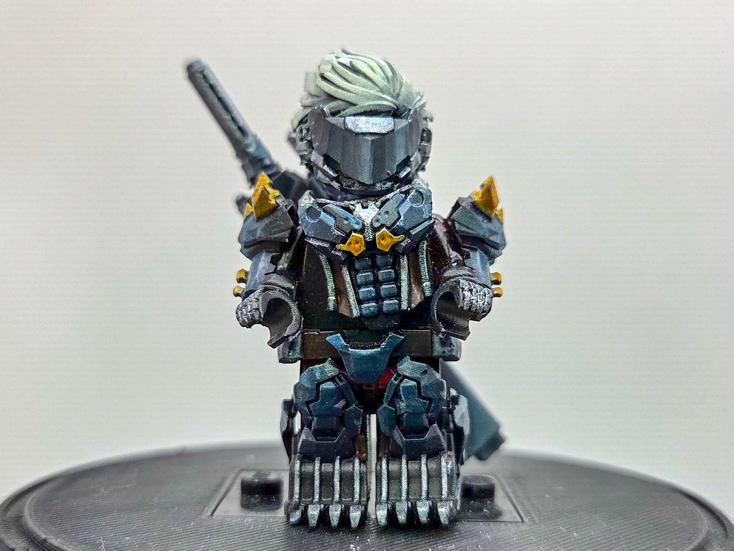 Custom 3D printed painted guy that fight during metal music!