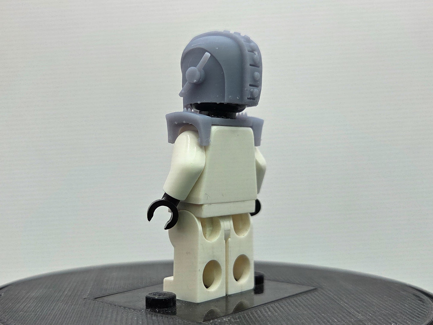 Custom 3D printed robot that makes clones from himself