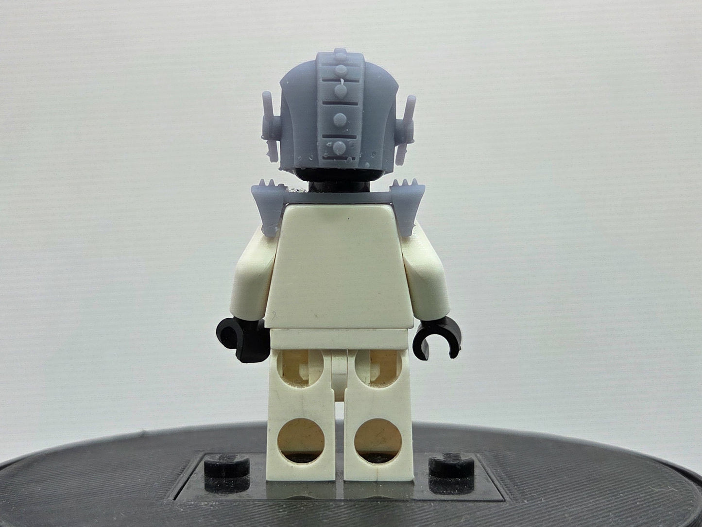 Custom 3D printed robot that makes clones from himself