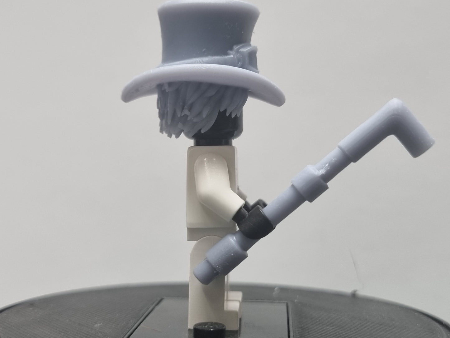 Custom 3D printed Lego compatible man with pipe set!