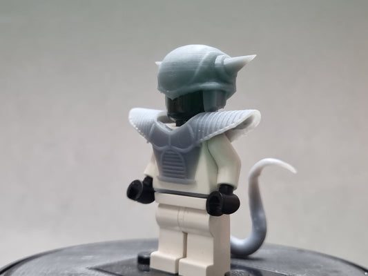 Building toy custom 3D printed alien with horns armor set!