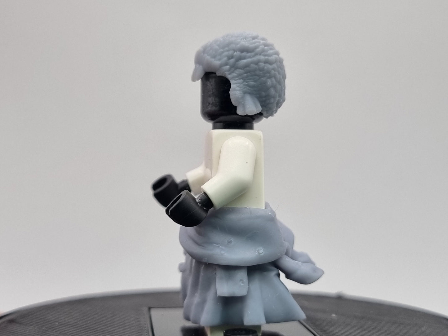 Building toy custom 3D printed 3 sword prirate hairpieces and cloak!