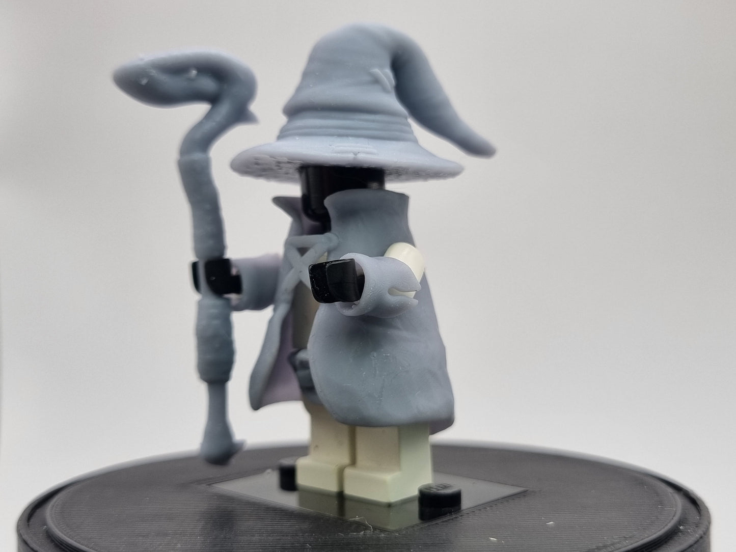 Building toy custom 3D wizard with staff armor set!