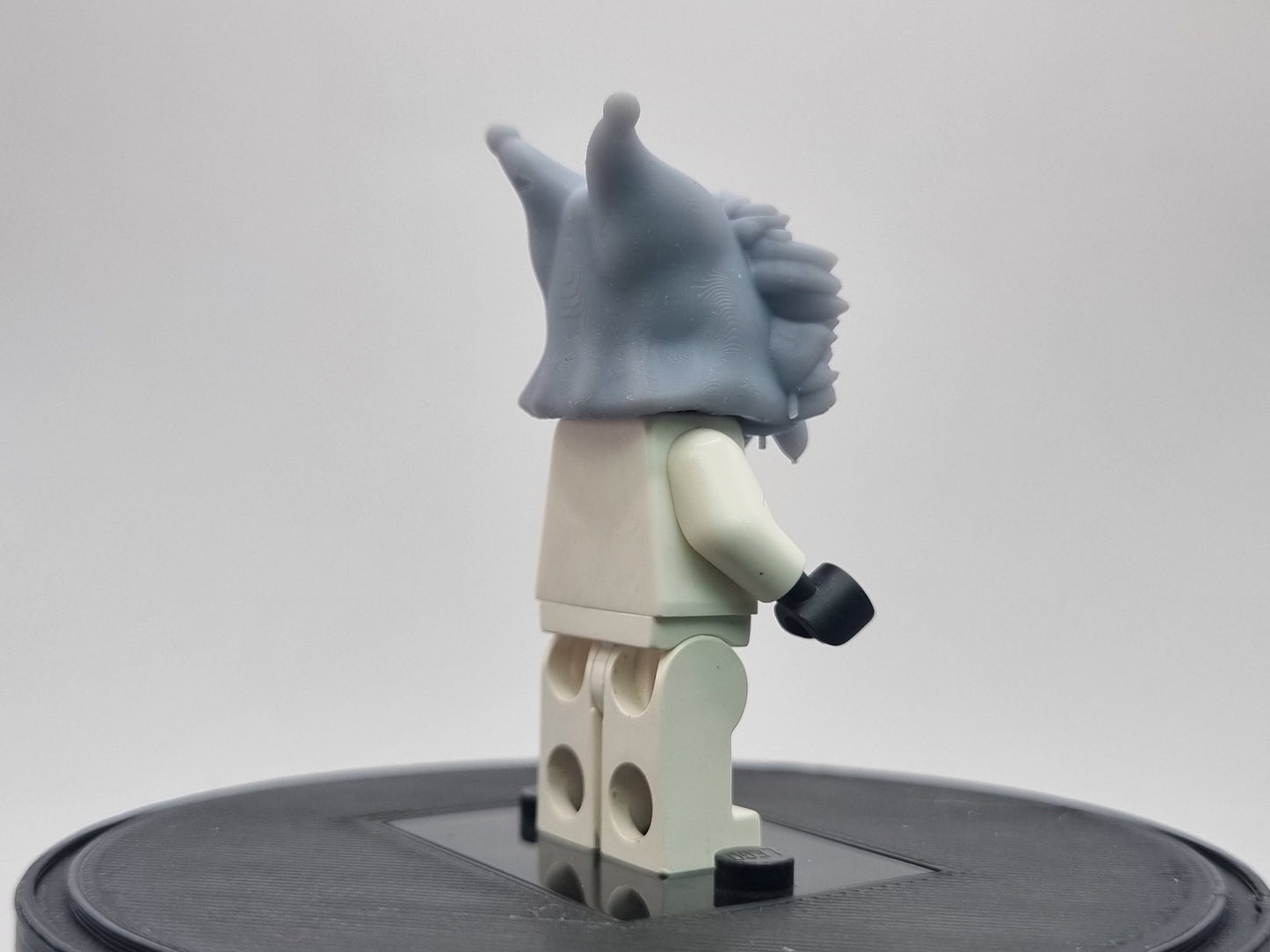 Building toy custom 3D snow hood for learner female alien!