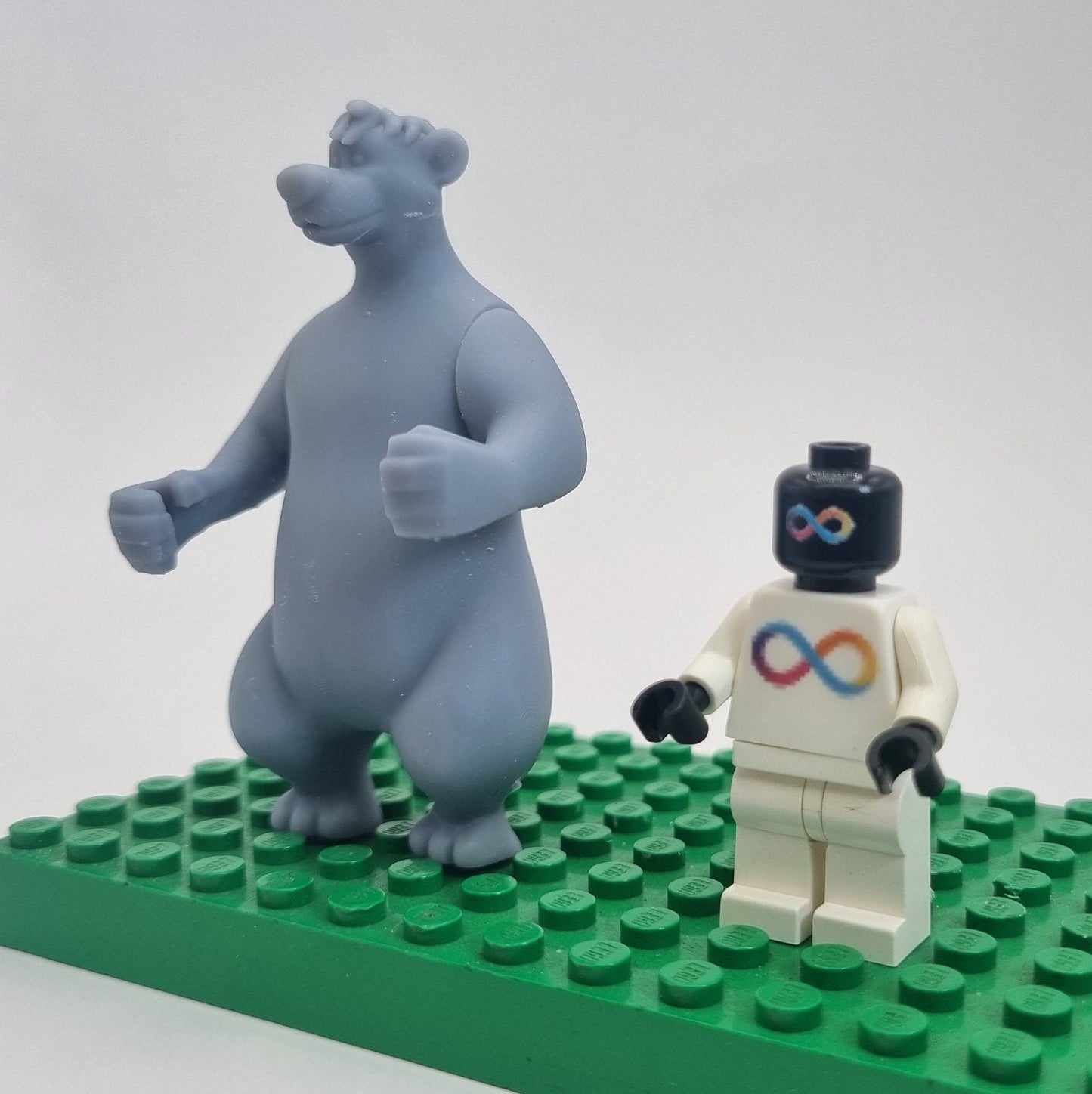 Custom 3D printed building toy friendly singing bear bigfig!